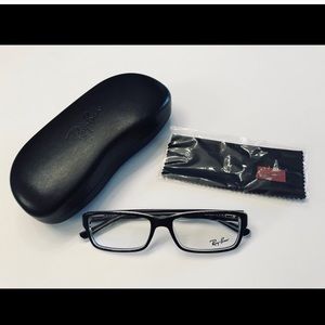 RAYBANS ❤️😏😏 ASK FOR OFFERS !!!